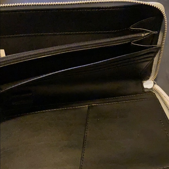 Marc‎ Jacobs Large Zippered Wallet - Picture 4 of 4